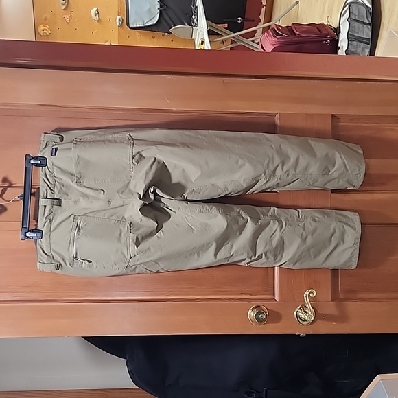 Men's Patagonia pants like new - Picture 6 of 13